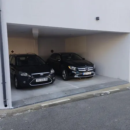 Daire Enjoy - New With Terrace And Free Parking Garage Pula