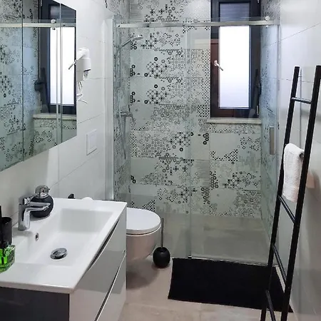 Apartment Enjoy - New With Terrace And Free Parking Garage Pula