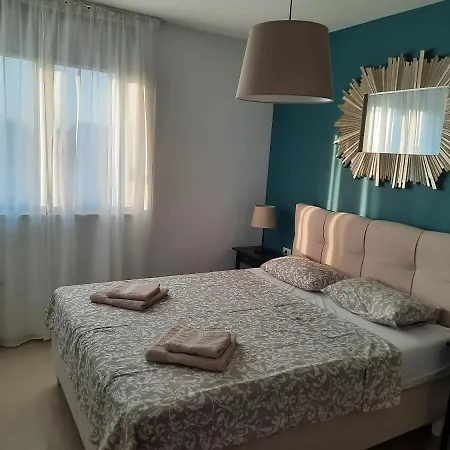 Διαμέρισμα Enjoy - New With Terrace And Free Parking Garage