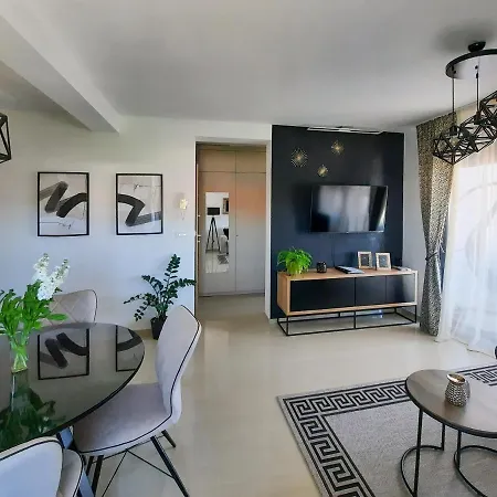 Enjoy - New With Terrace And Free Parking Garage