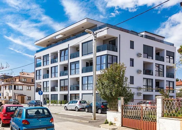 Enjoy - New With Terrace And Free Parking Garage 아파트