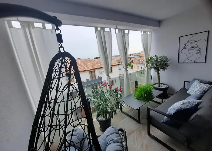 Enjoy - New With Terrace And Free Parking Garage * 풀라
